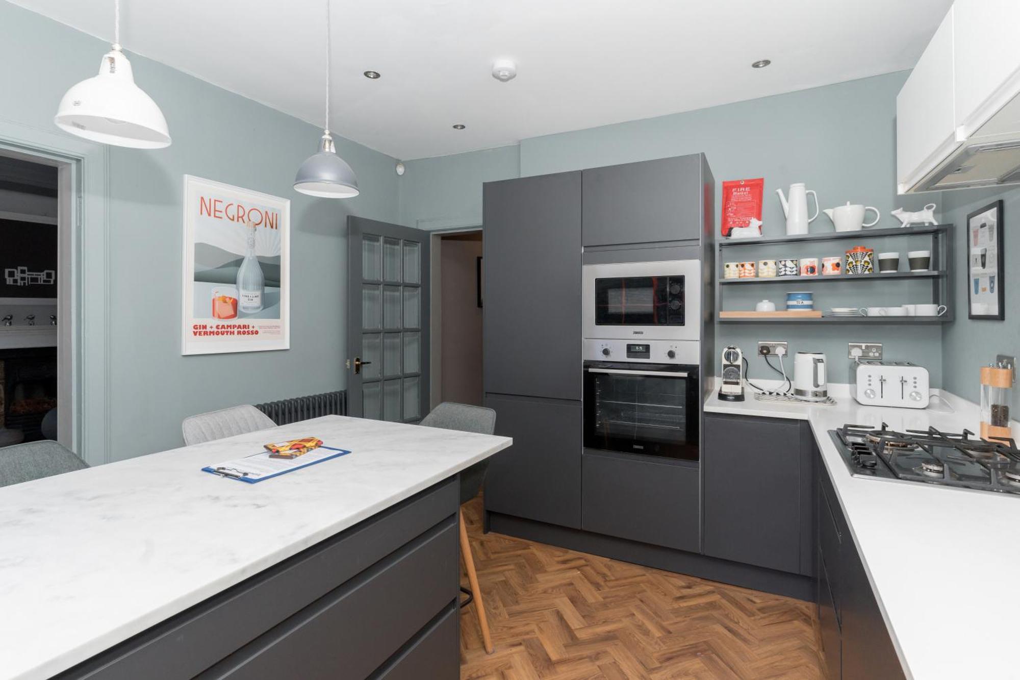 Апартаменты Beautiful & Bright 2bd Flat - Haymarket *
